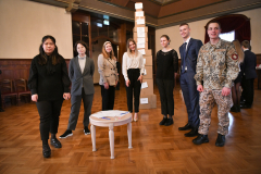 20230215 Rīga. Latvija. Valsts prezidents Egils Levits. Valsts prezidents Egils Levits piedalās jauniešu debašu cikla “#Satversmei100: vērtības nākotnei” noslēguma pasākumā. Piedalās: Sarmīte Ēlerte, Valsts prezidenta padomnieku biroja vadītāja, Valsts prezidenta padomniece kultūrpolitikas jautājumos. Foto / Ilmars Znotins